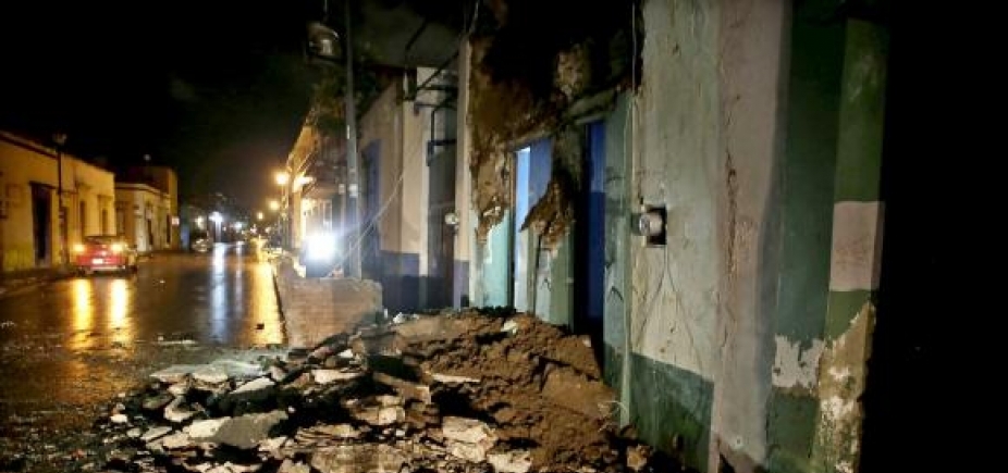 Sobe para 58 número de mortos em terremoto no México