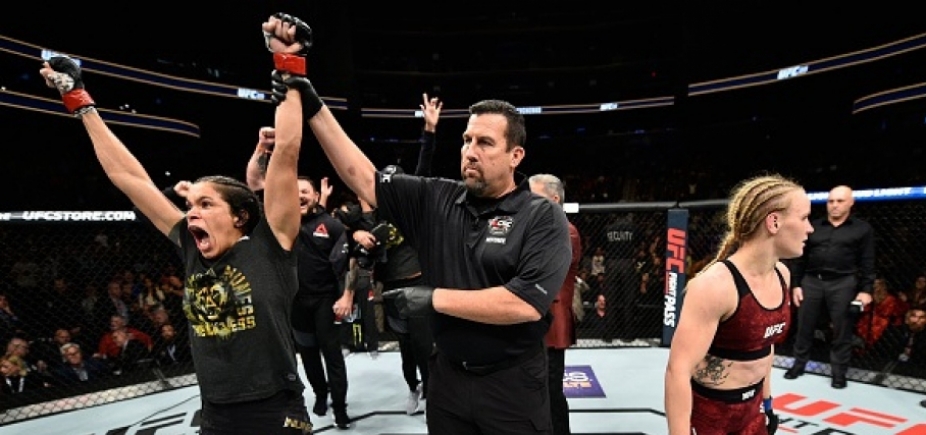 UFC: Amanda Nunes vence Valentina Shevchenko e mantém cinturão 