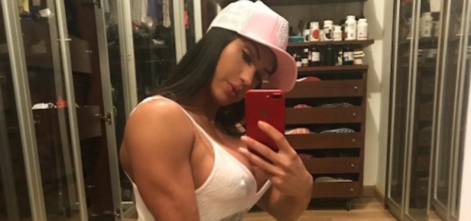 Gracyanne Barbosa rebate internauta sobre anúncio na web: \"Não vendo ilusão\"