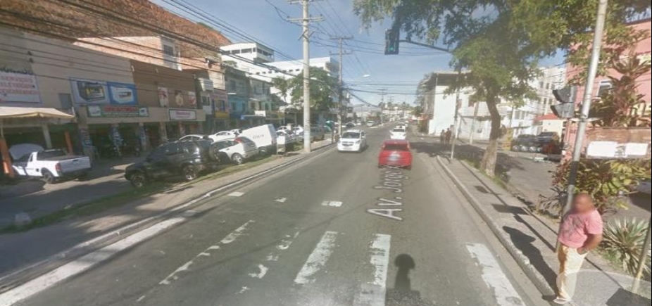 Homem reage e mata assaltante na Avenida Jorge Amado