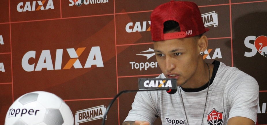 Neilton exalta Mancini e prega foco para enfrentar o São Paulo no Barradão