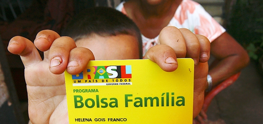 Com 543 mil famílias a menos, Bolsa Família tem a maior redução mensal da história