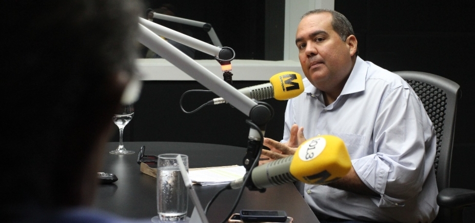 Sandro Régis comenta rivalidade entre Rui e Neto e diz que governo só "faz teatro" 