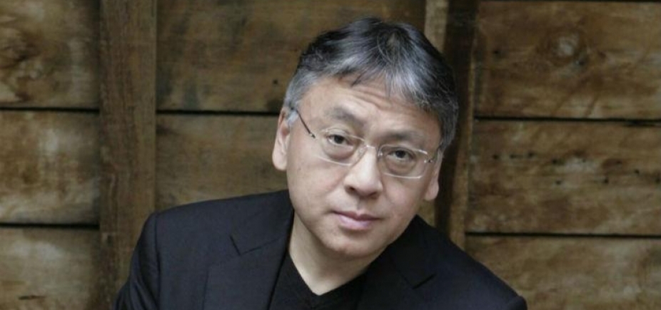 Escritor Kazuo Ishiguro ganha Prêmio Nobel de Literatura 