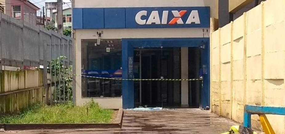 São Sebastião do Passé: quadrilha coloca fogo em carreta e tenta roubar banco