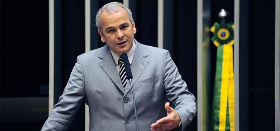 Júlio Delgado assume liderança do PSB na Câmara 