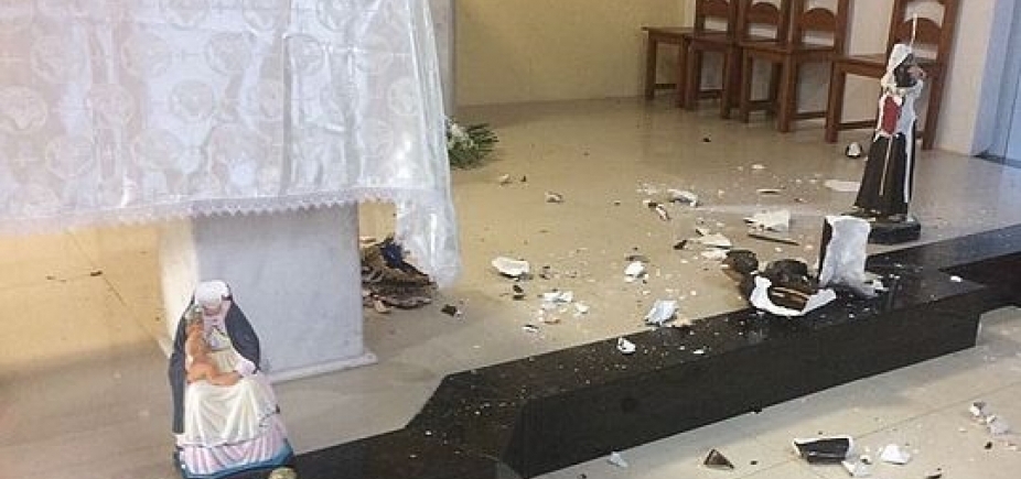 Após surto, homem destrói imagens de igreja em Arembepe