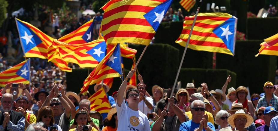 Primeiro-ministro da Espanha anuncia intervenção na Catalunha e eleições regionais