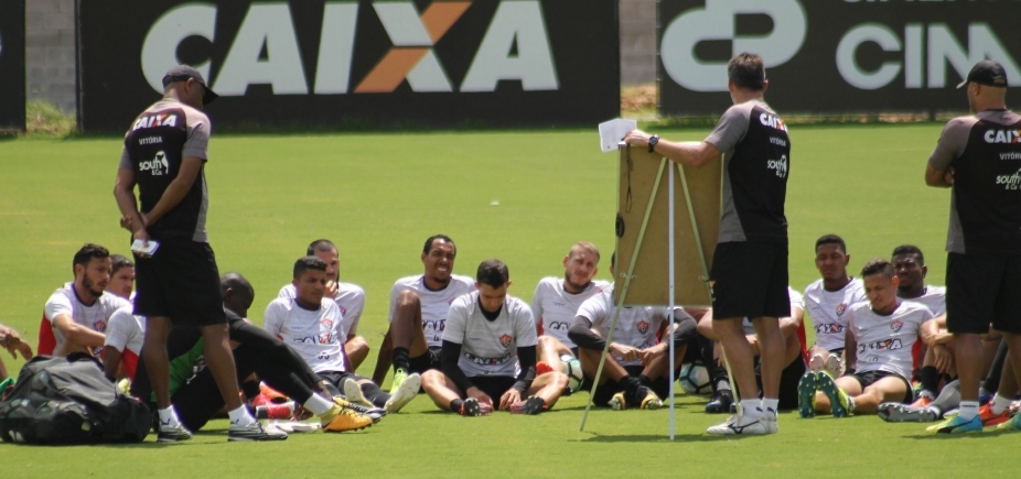 Sem Fernando Miguel, Mancini divulga relacionados do Vitória para o Ba-Vi