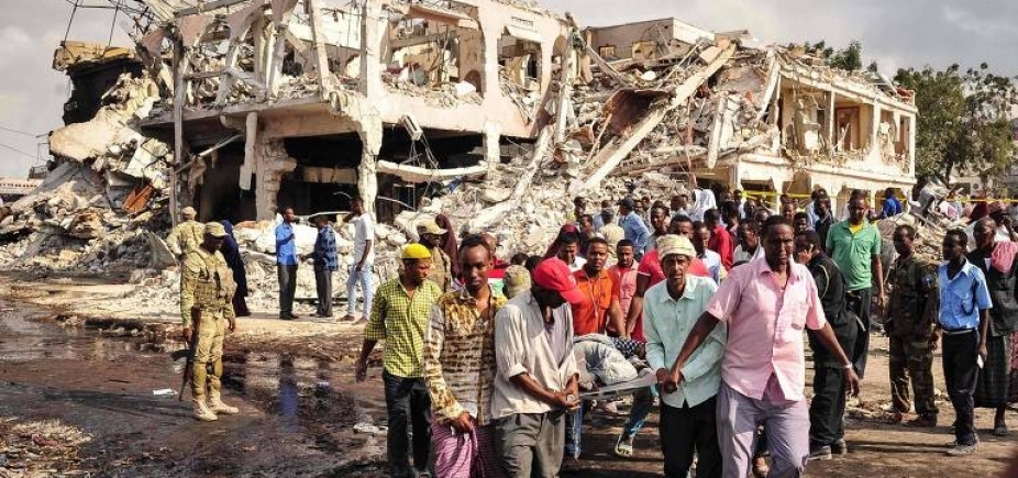 Número de mortos em maior ataque da história da Somália sobe para 358