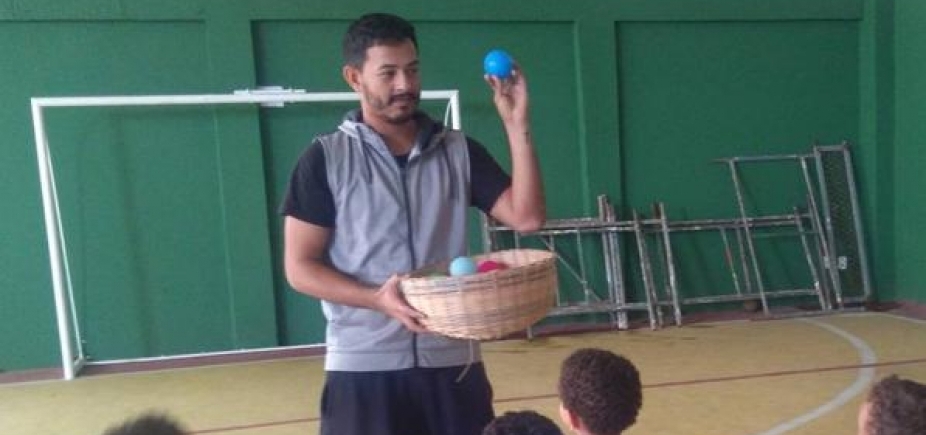 Estudante acusa faculdade de perder documento e impedí-lo de colar grau