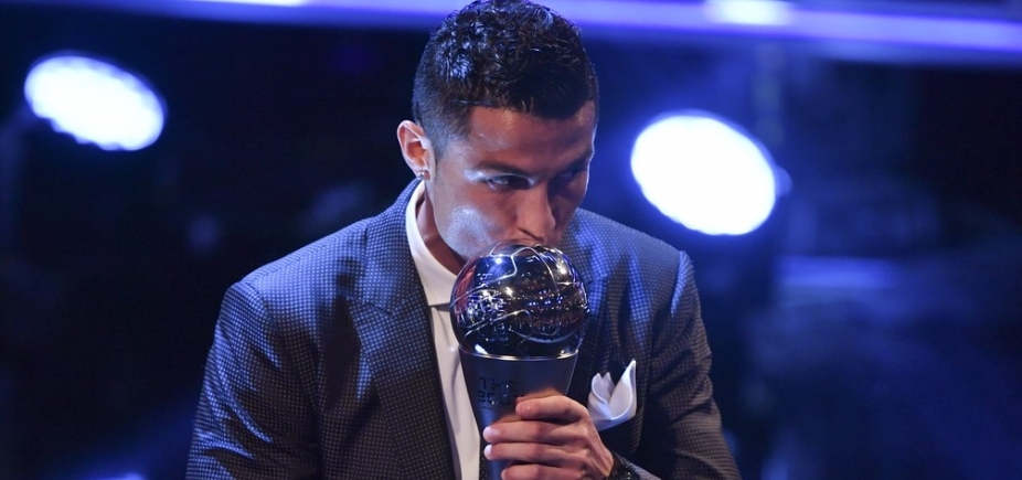 Pela quinta vez, Cristiano Ronaldo é eleito melhor do mundo pela Fifa; Neymar fica em terceiro