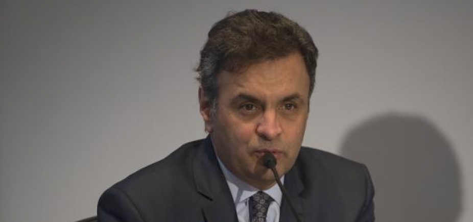 PSDB espera que Aécio responda nesta terça se deixa presidência do partido