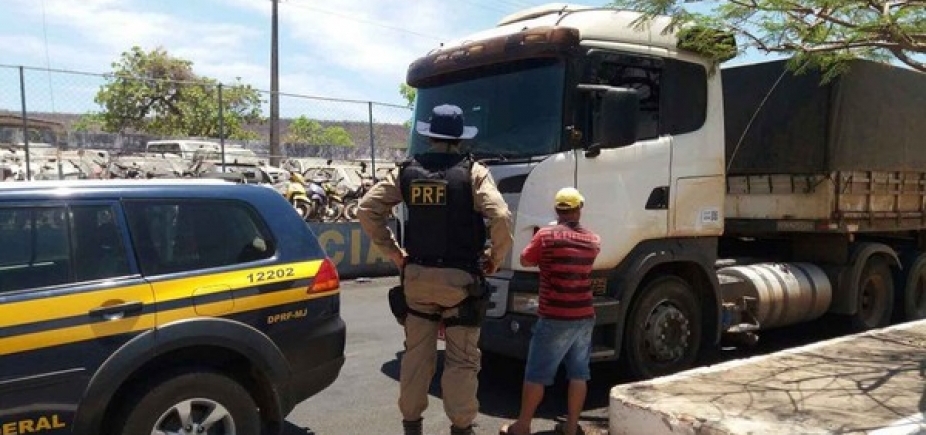Motorista bêbado é preso em caminhão com 36 toneladas de fertilizante em Barreiras