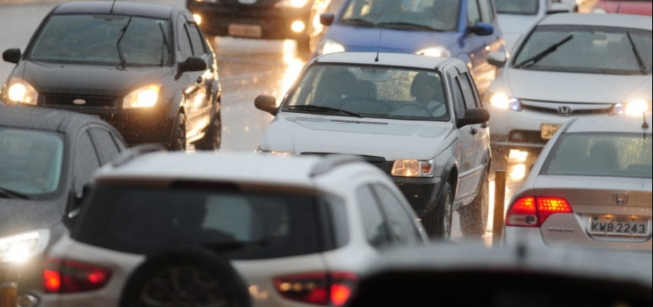 Prazo para quitar IPVA de veículos com placas de final 9 termina segunda