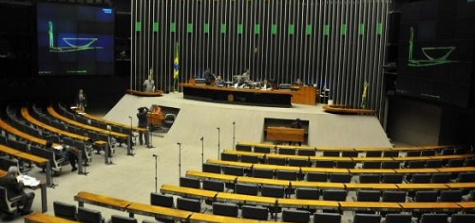 Denúncia contra Temer: oposição se concentra no Salão Verde da Câmara e esvazia sessão