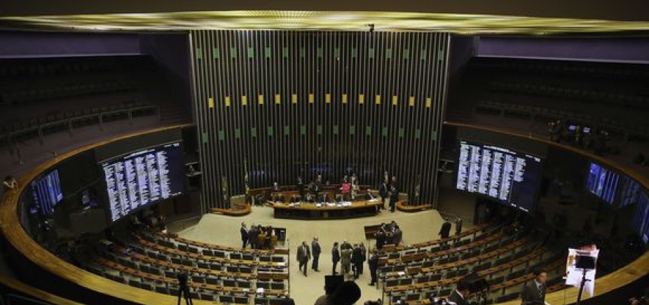 Maia abre nova sessão para votação da denúncia contra Temer