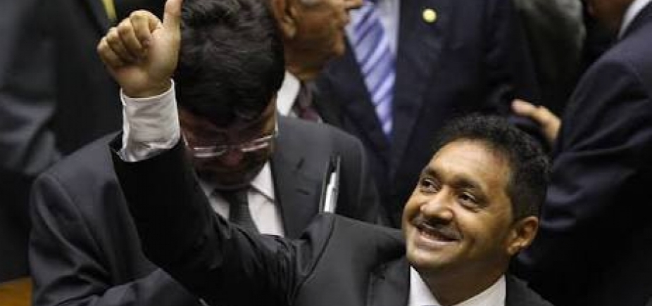 Tiririca diz que não vai concorrer à reeleição em 2018: ʹDecepcionado com a políticaʹ