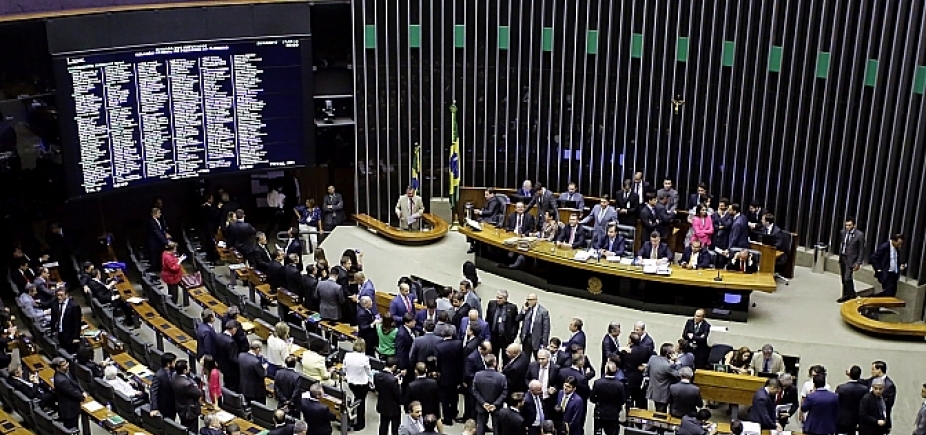 Veja quais deputados baianos votaram para salvar Michel Temer
