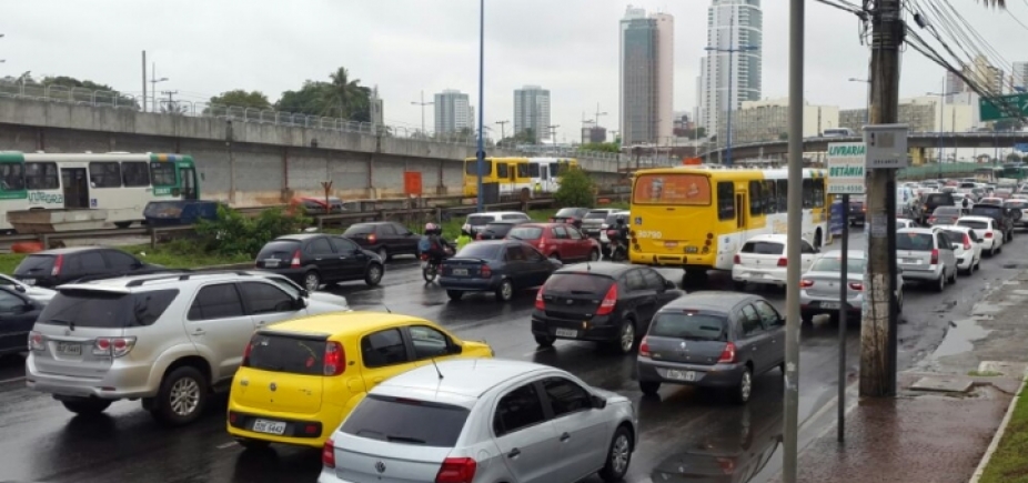 Acidentes complicam tráfego no Imbuí e na Av. Bonocô
