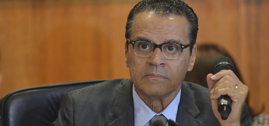 Polícia Federal prende dois assessores do ex-ministro do Turismo Henrique Eduardo Alves
