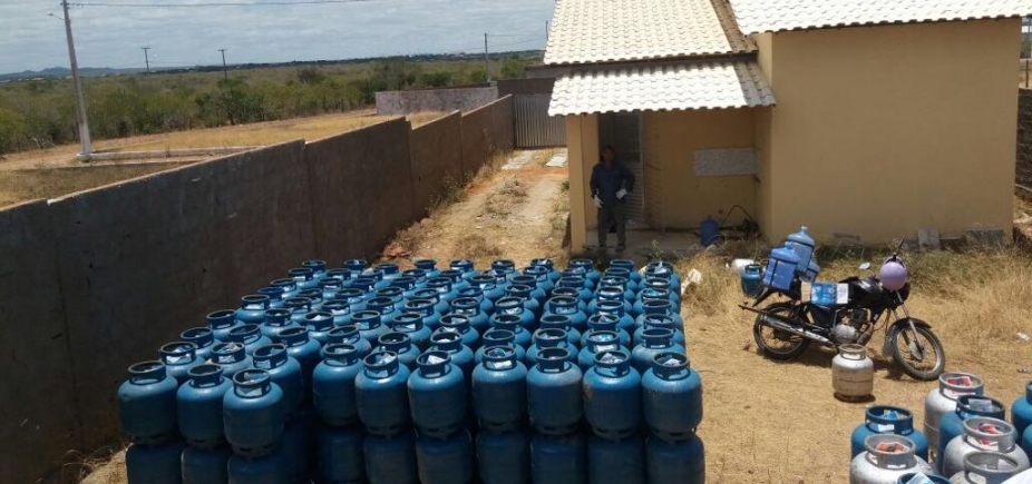 Carga irregular com 850 botijões de gás é apreendida no interior da Bahia