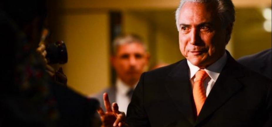 Oito deputados mudam de lado e votam contra Temer na segunda denúncia
