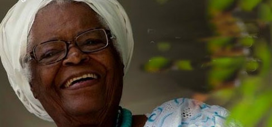 Aos 92 anos, Mãe Stella de Oxóssi é internada em Salvador 