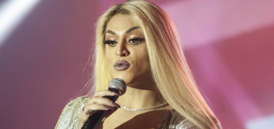Pabllo Vittar substitui Anitta em programa no Multishow, diz colunista