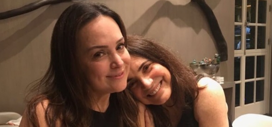 Gabriela Duarte posa com Regina Duarte e fãs comentam semelhança: \"Gêmeas\"