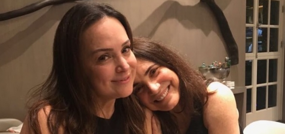 Gabriela Duarte posa com Regina Duarte e fãs comentam semelhança: \"Gêmeas\"