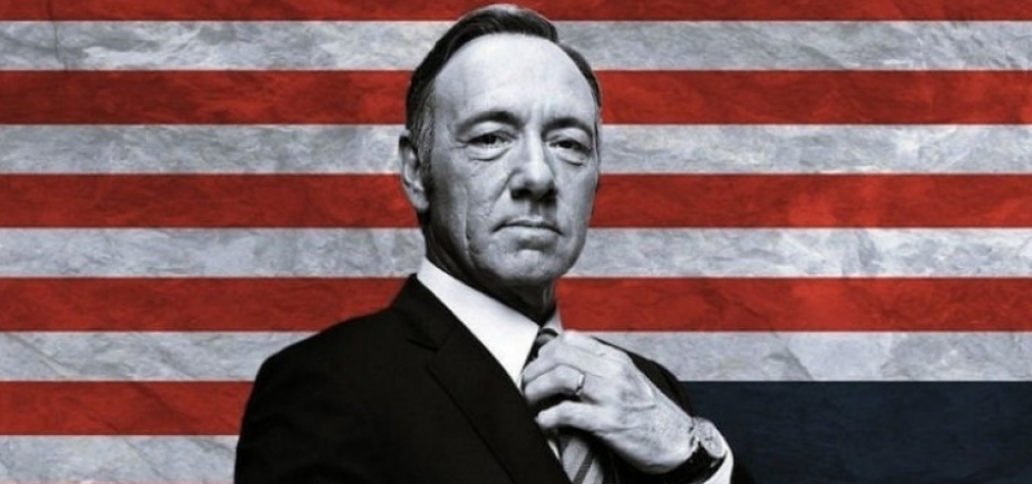 Ator de House of Cards se assume gay: \"Amei homens toda minha vida\"
