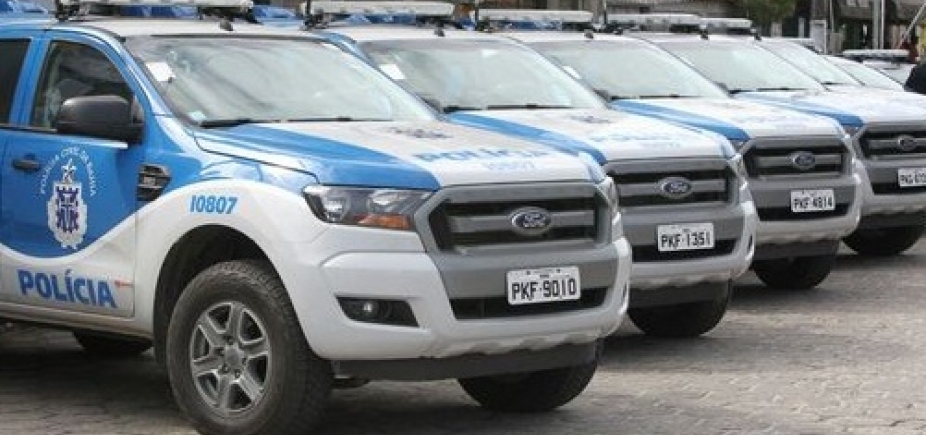 Em surto, homem depreda viatura da PM em cidade do sul da Bahia