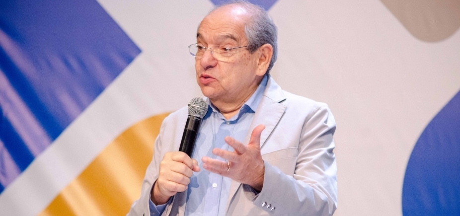 MK critica roteiro turístico internacional de Maia, esposa e deputados as custas da Câmara; ouça 