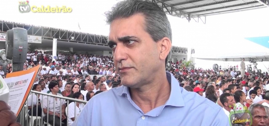 Robinson Almeida tem salário dobrado após ser rebaixado a suplência na Câmara