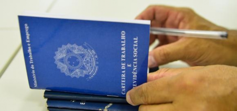Pesquisa do IBGE indica recuo do desemprego no Brasil; taxa está em 12,4%
