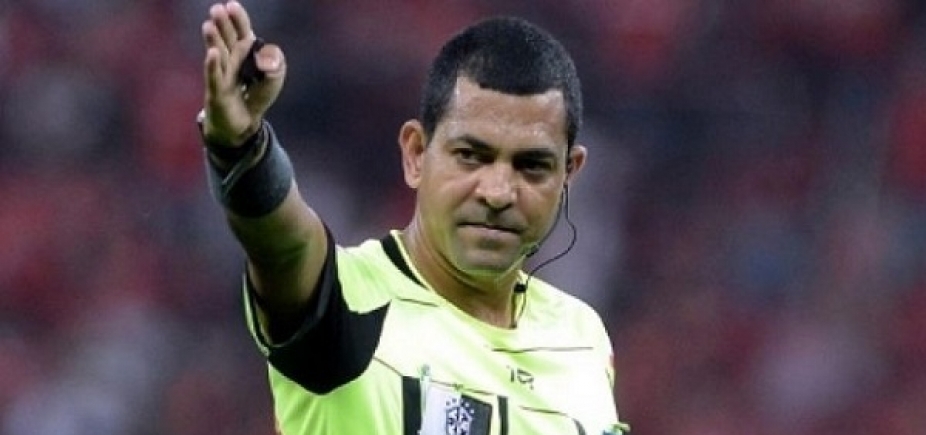 Wagner do Nascimento Magalhães apita jogo entre Bahia e Ponte Preta