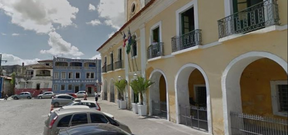 Prefeitura de Santo Amaro atrasa pagamento a fornecedor e coleta é paralisada na cidade