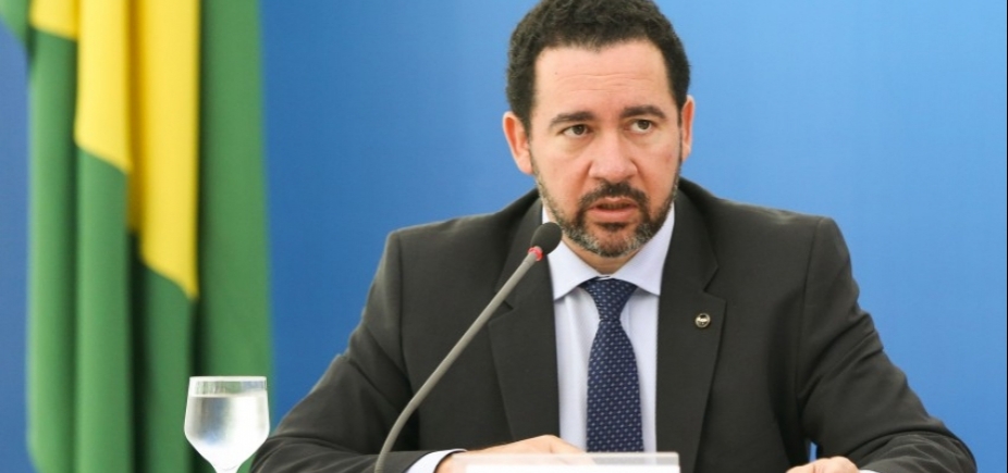 Contas poderão ser revistas pelo governo para liberar gastos este mês, diz ministro