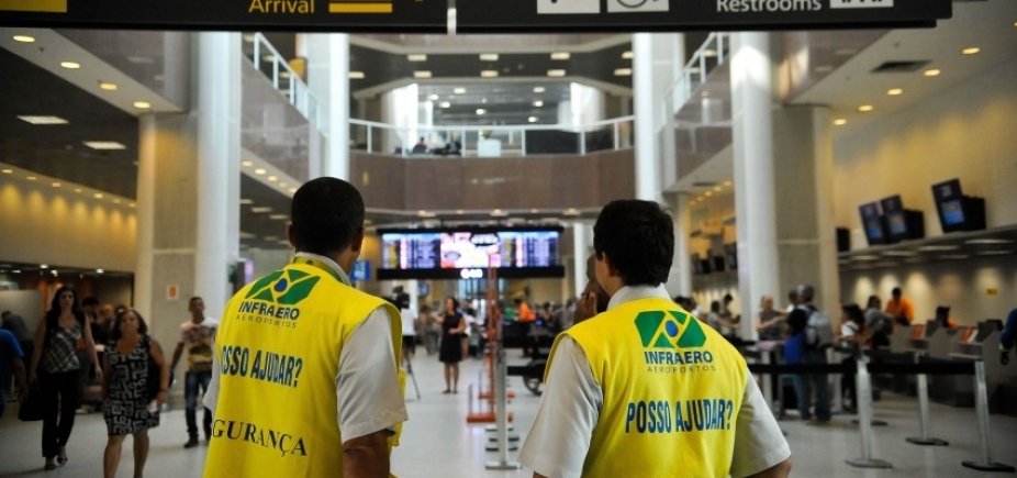 Servidores vão entrar na Justiça contra medidas do governo e iniciam paralisações