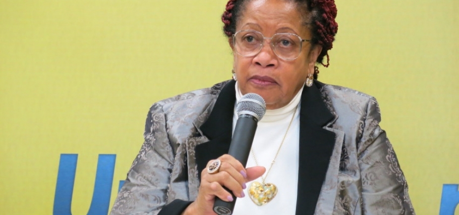 Ministra dos Direitos Humanos pede salário de R$ 61 mil e compara sua situação a escravidão
