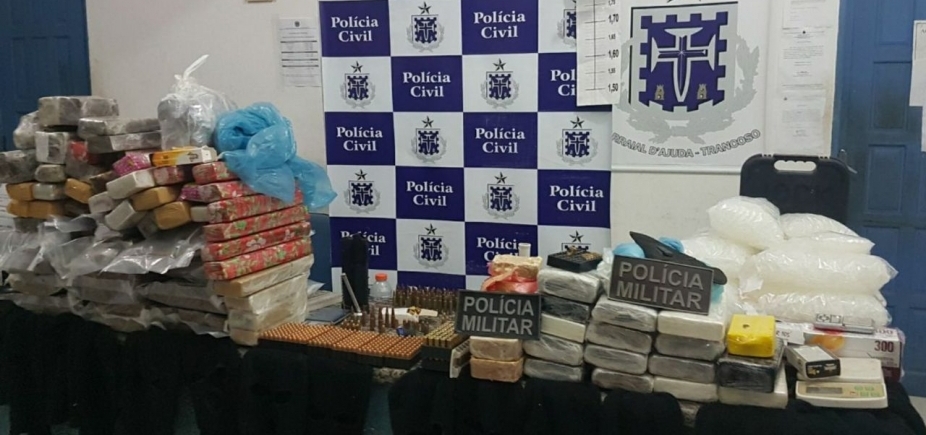 Jovem de 19 anos é preso com 647 unidades de munições e 87 kg de drogas em Porto Seguro