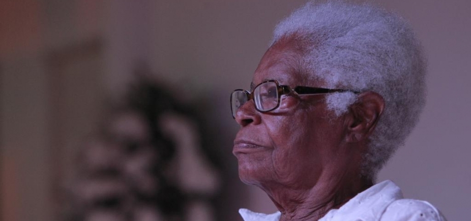 Mãe Stella recebe alta uma semana após internação
