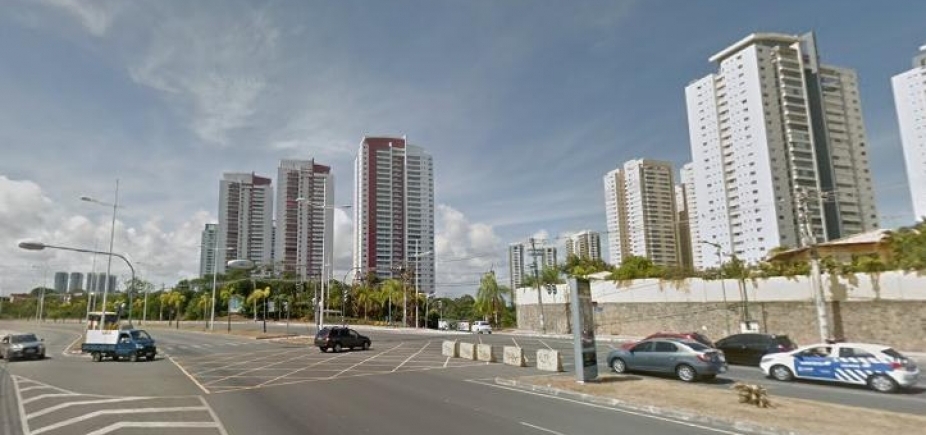 Suspeitos são baleados durante ação policial após tentativa de assalto a estudantes na Av. Pinto de Aguiar