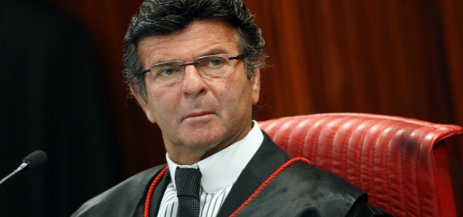 ʹNão tem sentido candidato com denúncia concorrerʹ, diz ministro sobre eleições de 2018