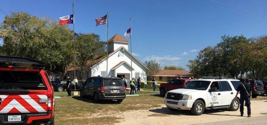  Tiroteio em igreja dos Estados Unidos deixa 27 mortos e 24 feridos