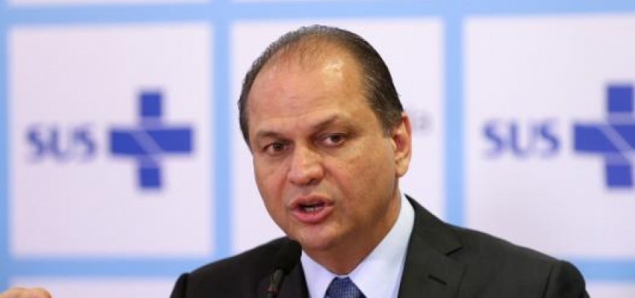 Ministro da Saúde é operado em São Paulo
