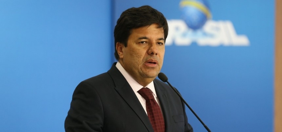 Após tema de redação, ministro diz que MEC vai apoiar formação de professores para educação de surdos