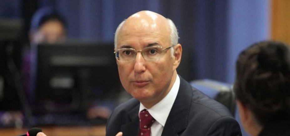 ʹÉ preciso reduzir direitos para garantia de empregosʹ, diz presidente do TST