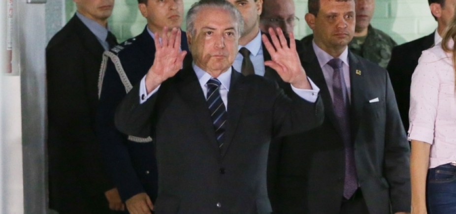 Após artigo de FHC pedindo desembarque do PSDB, Temer nega irritação ou mágoa